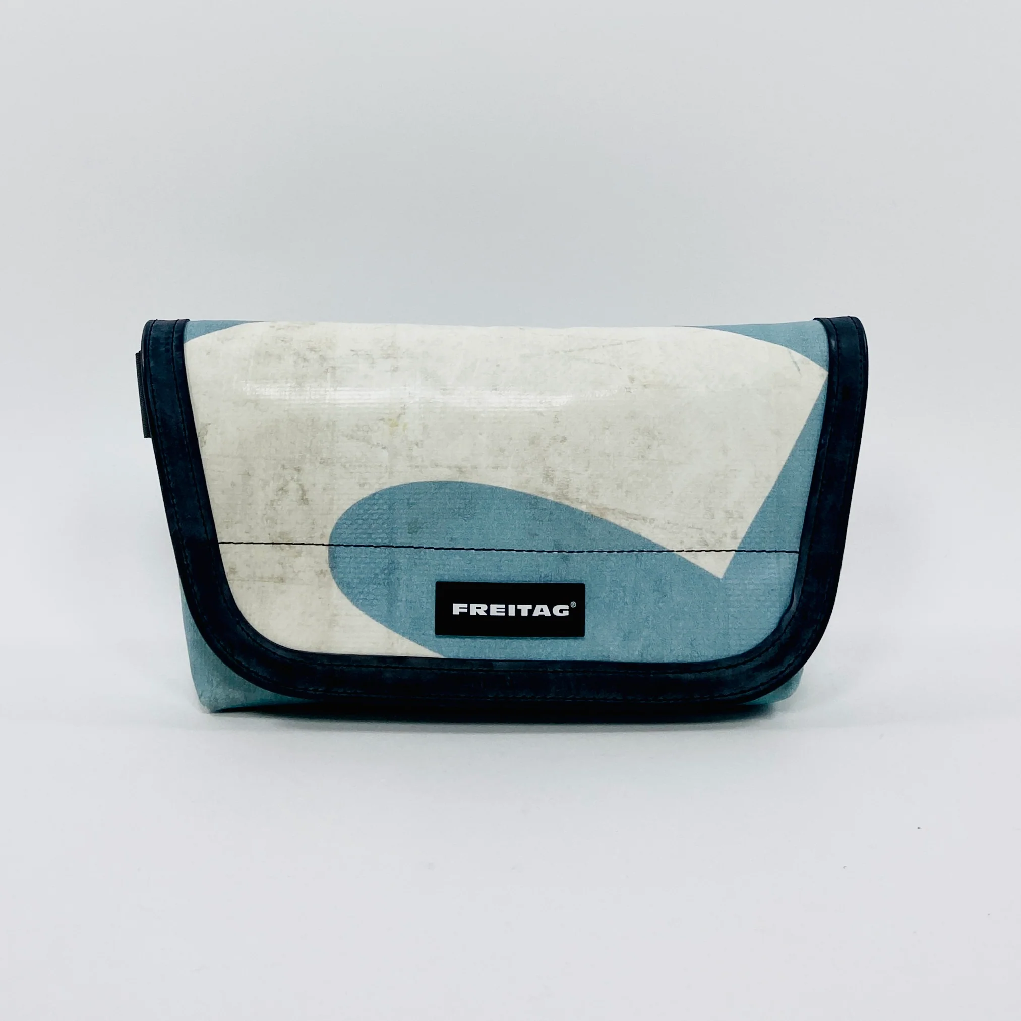 FREITAG F40 - Jamie - Light Blue and Off White