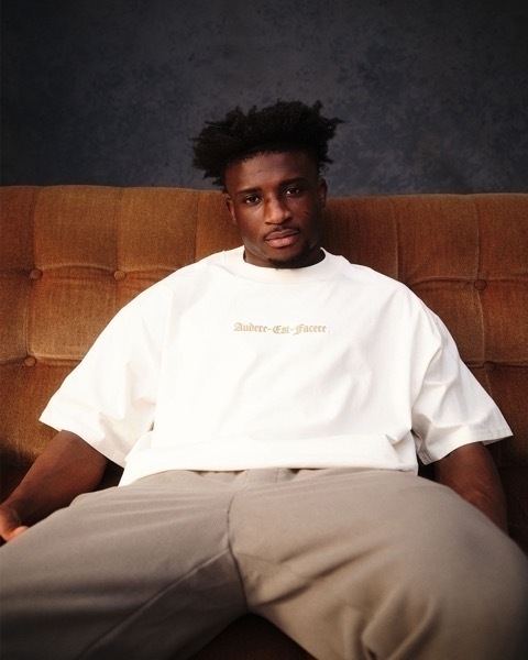 MT15AW25__38684.jpg Spurs Mens Audere Est Facere T-Shirt