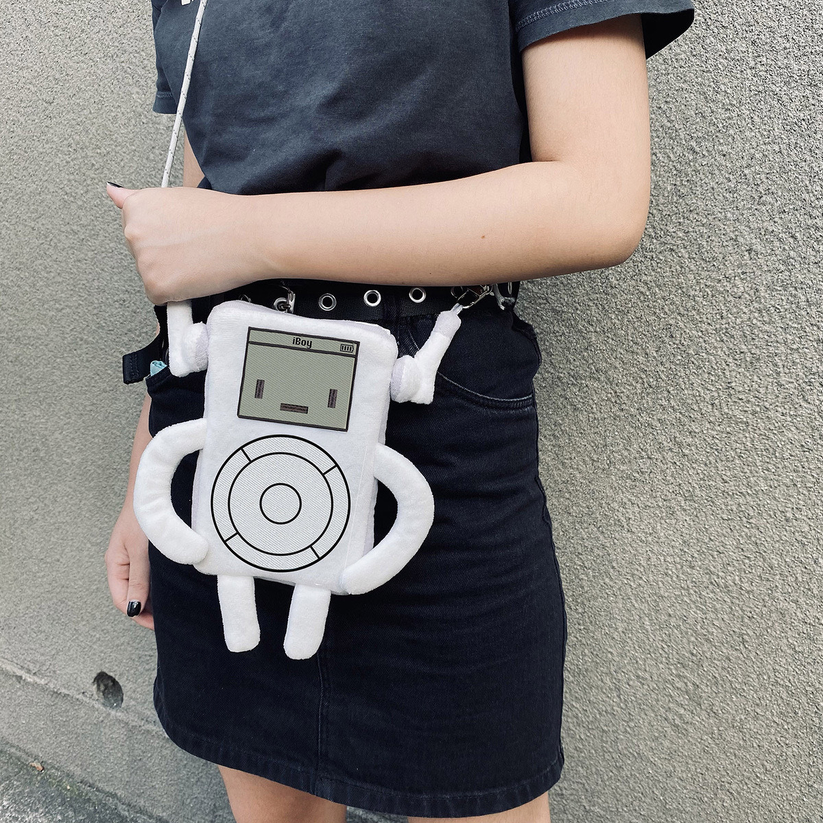 iBoy Phone Pouch – Soft Retro-Inspired Pouch with Adjustable Strap