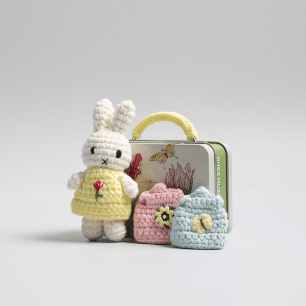 W18087_1.png Miffy dress-up doll in suitcase